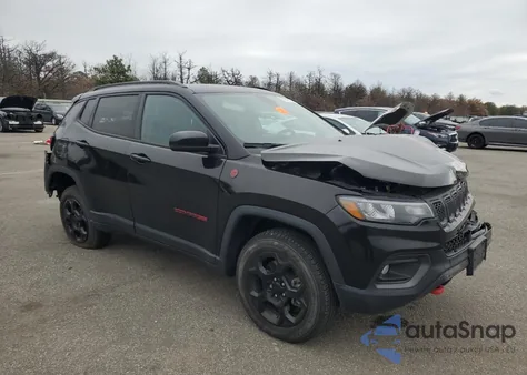 2023 Jeep Compass Trailhawk из США, поврежденный, VIN 3C4NJDDN2PT556713